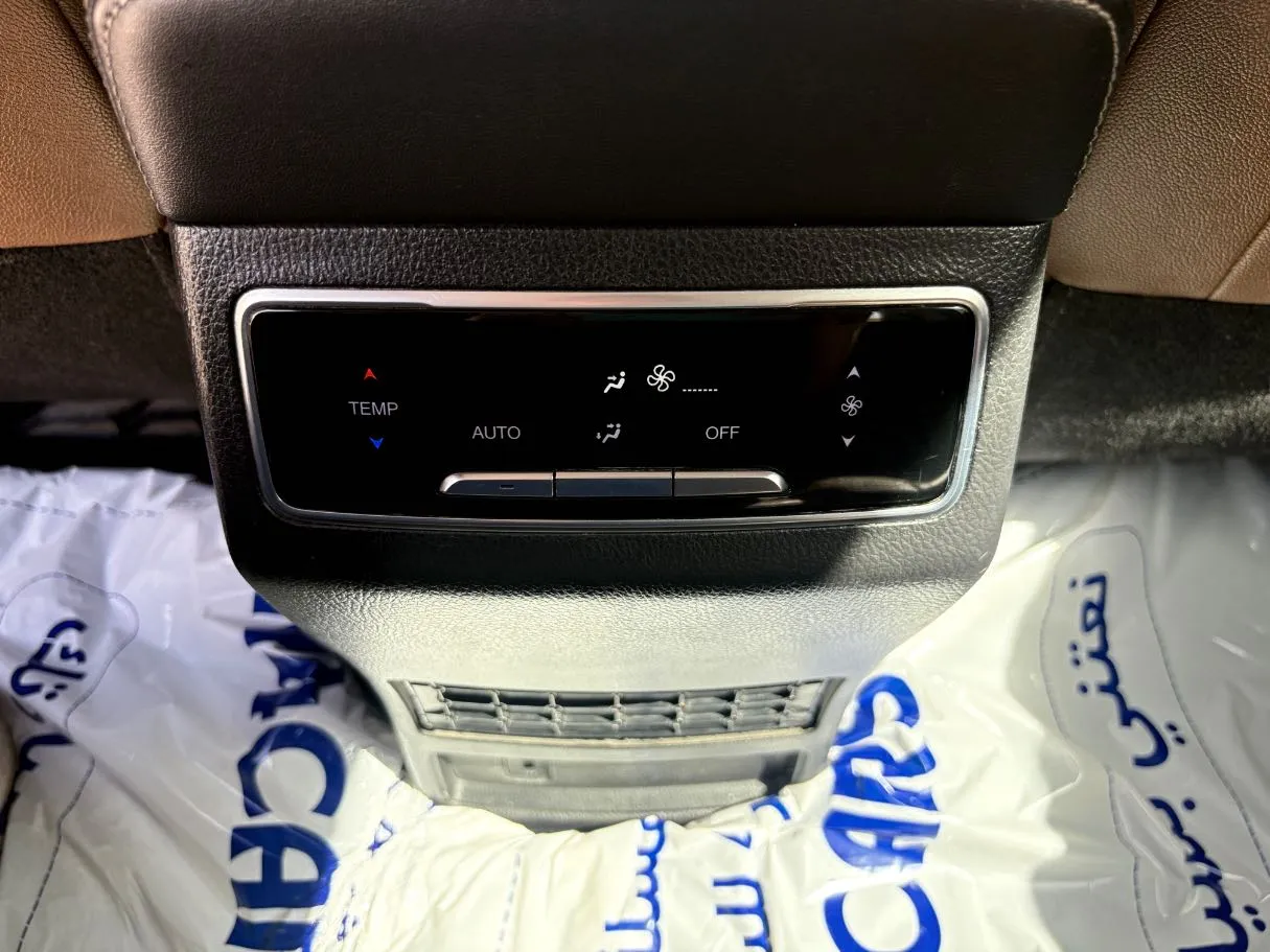 Car image 27