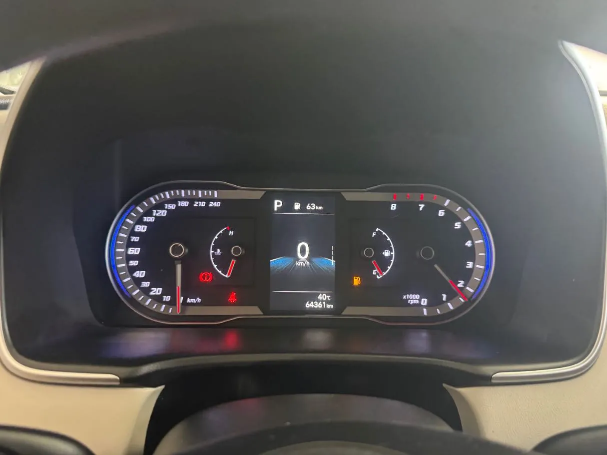 Car image 14