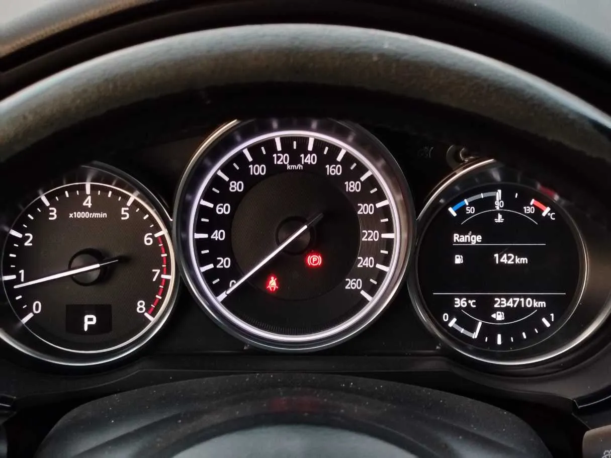 Car image 26