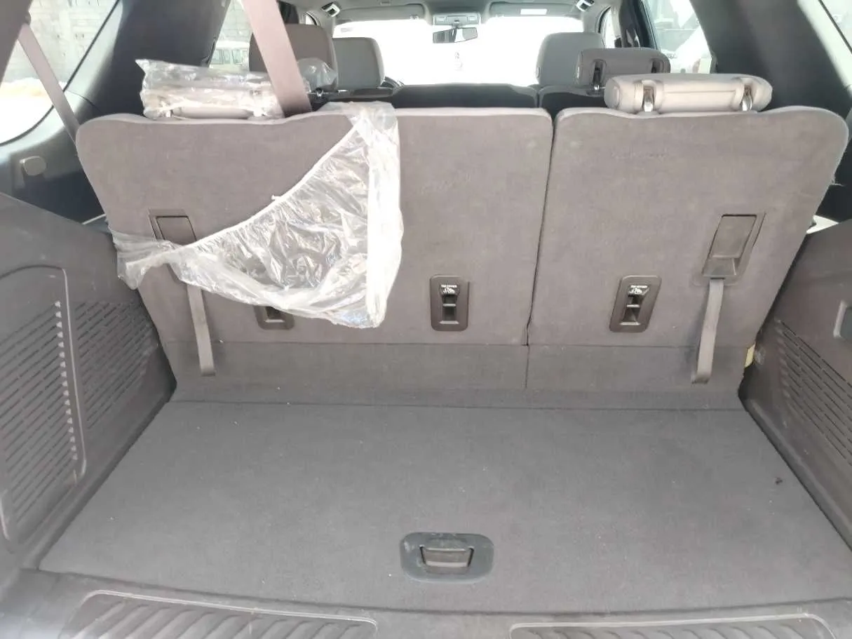 Car image 34