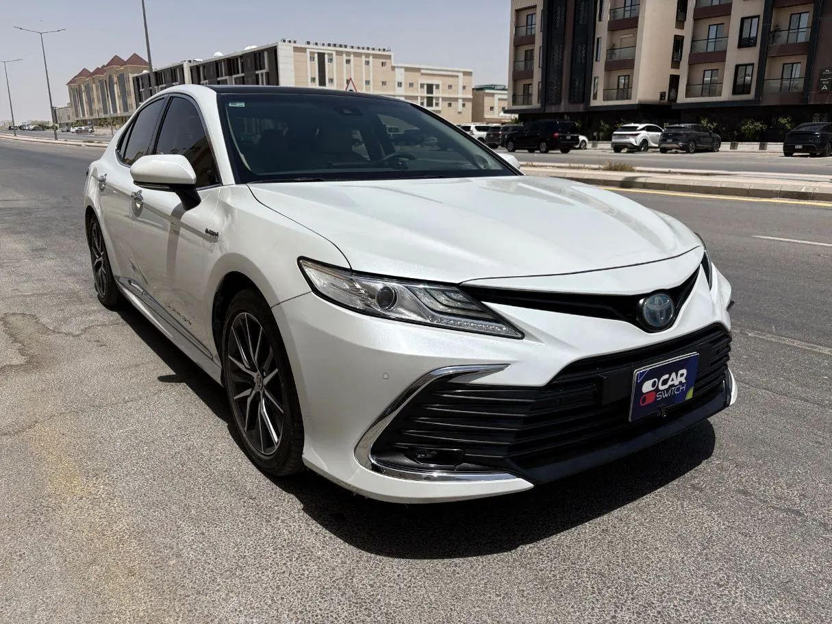 Car image 3