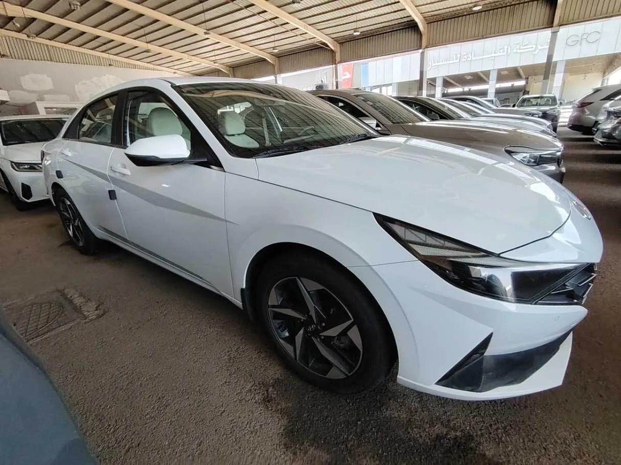 Car image 3