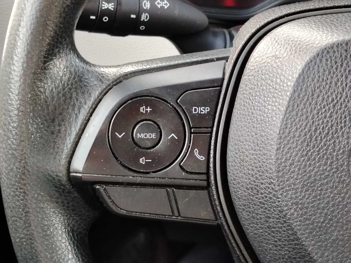 Car image 26