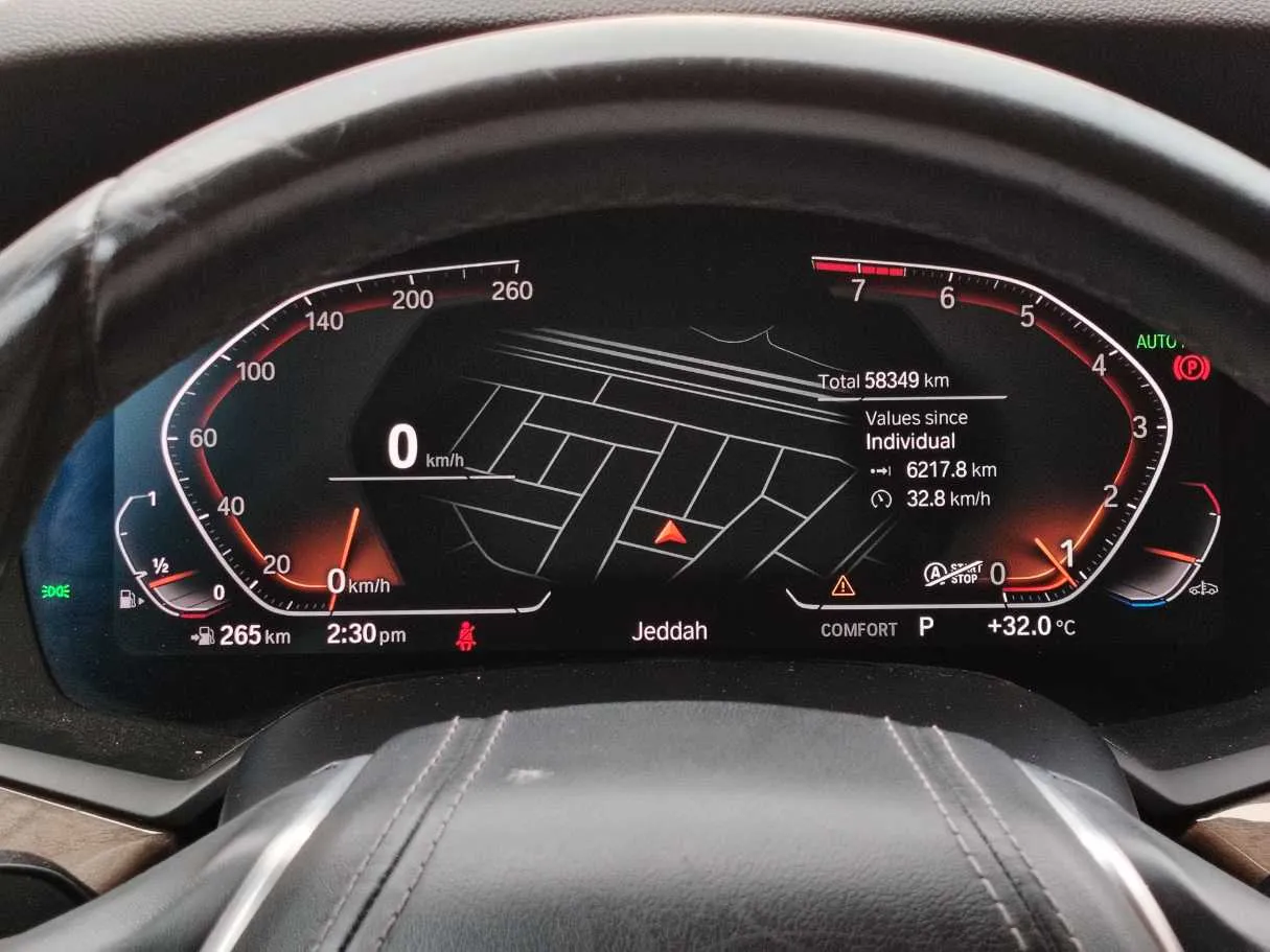 Car image 25