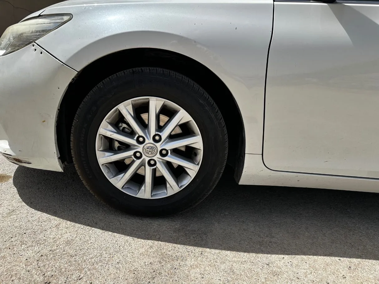 Car image 9