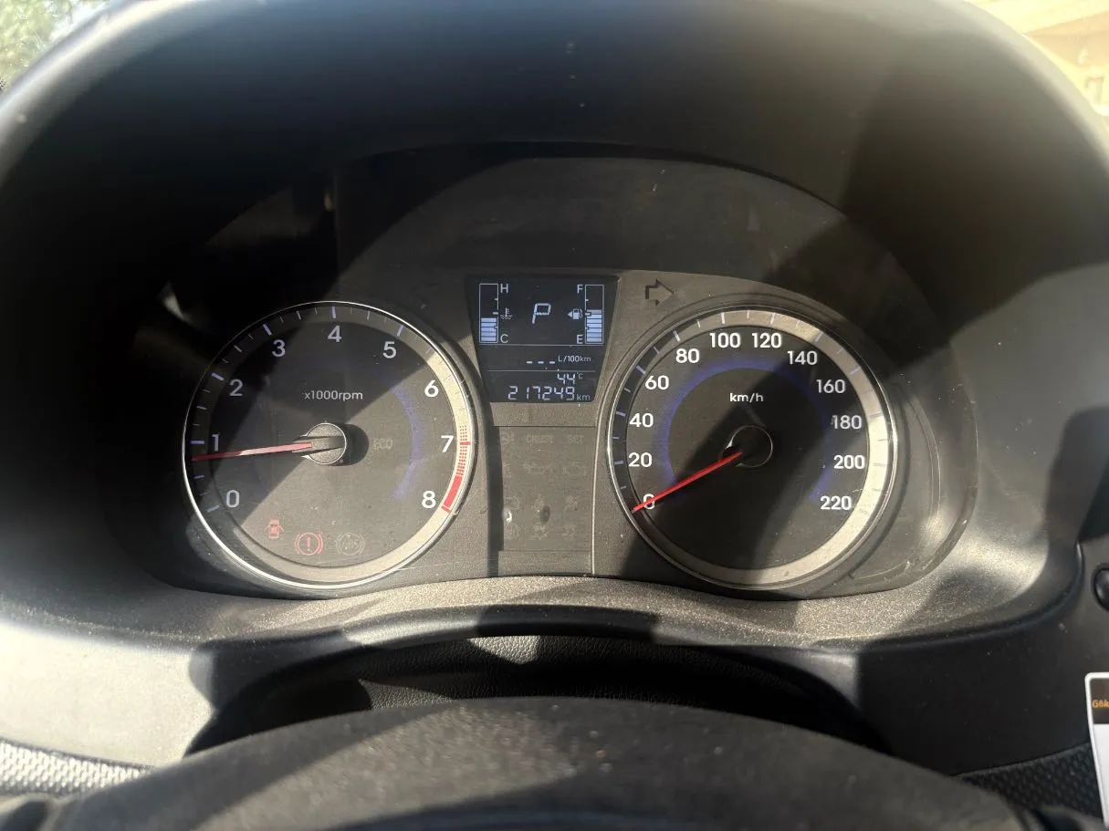 Car image 23