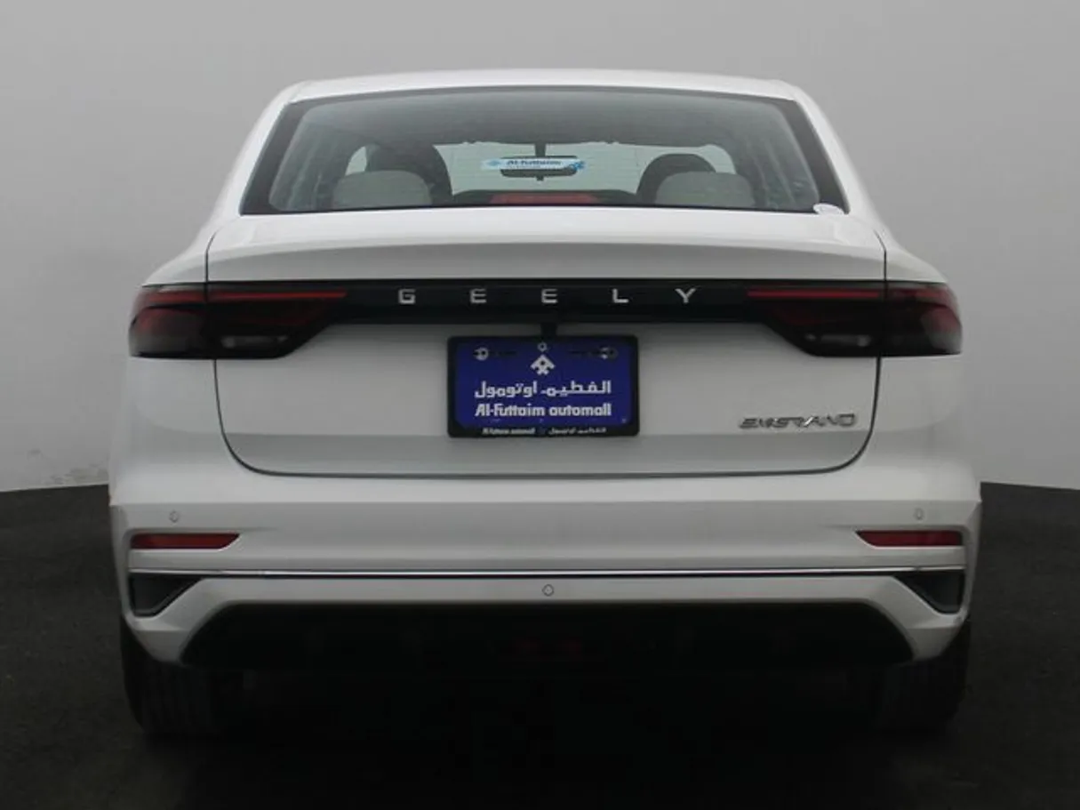 Car image 12