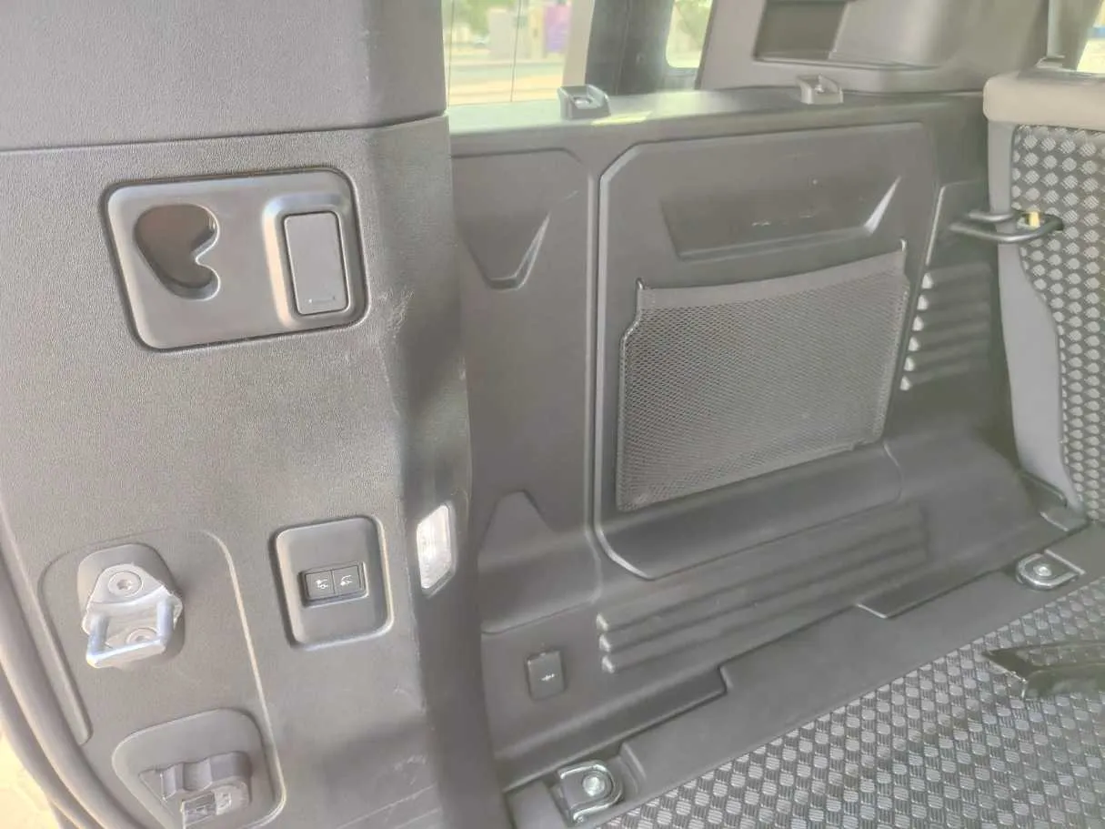 Car image 33
