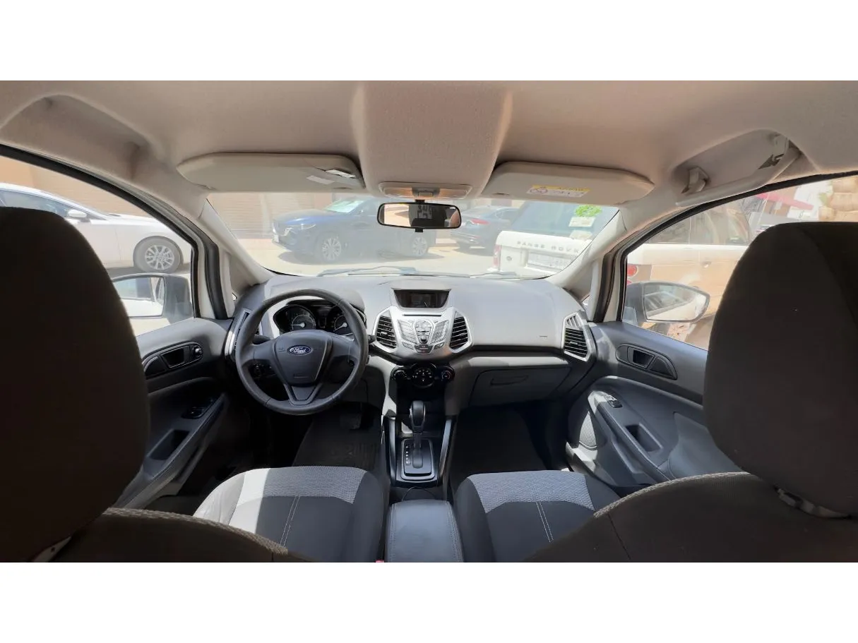 Car image 13
