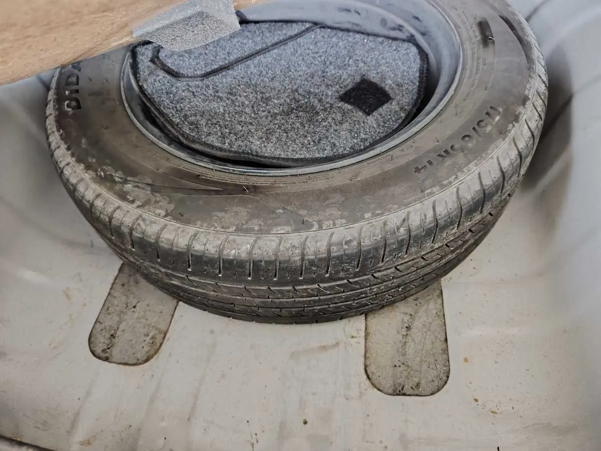 Car image 27