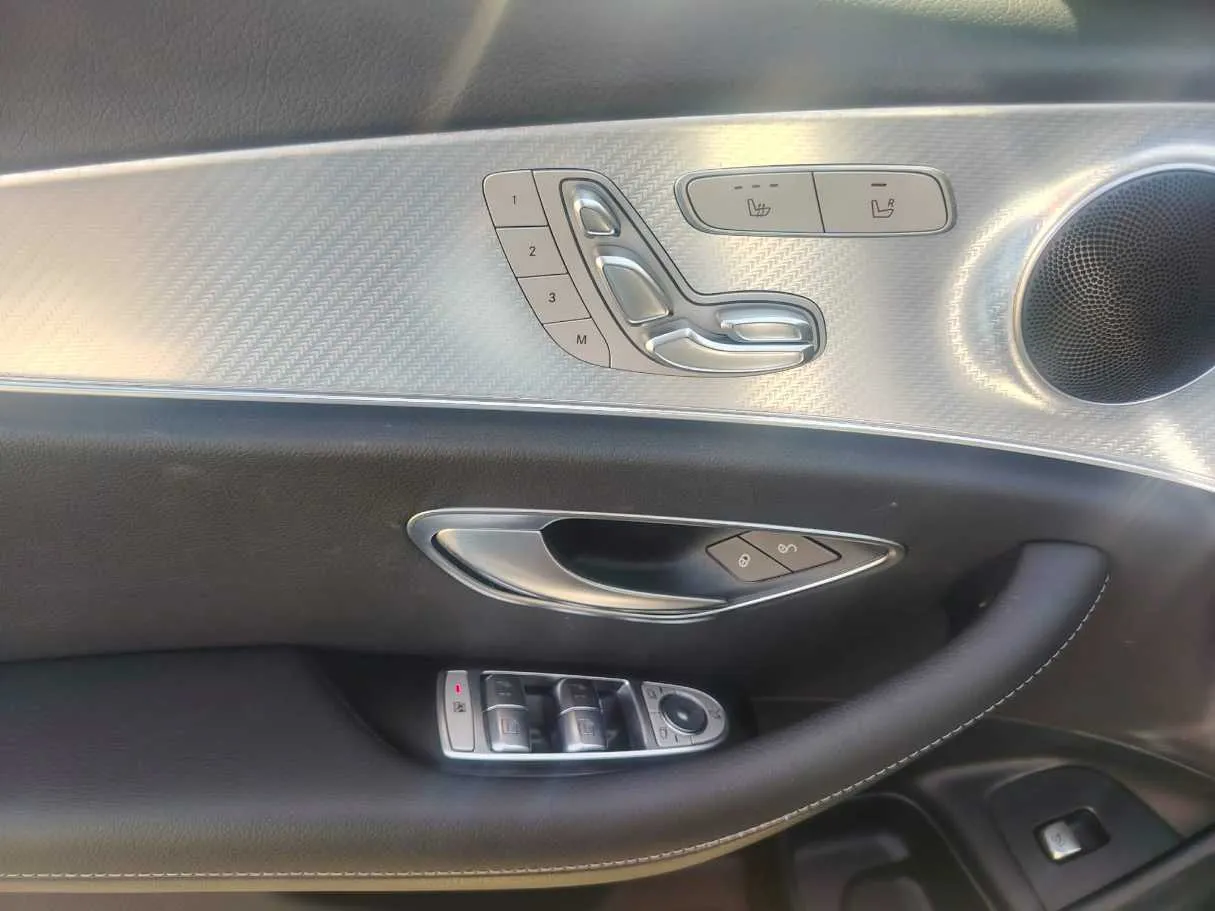 Car image 43