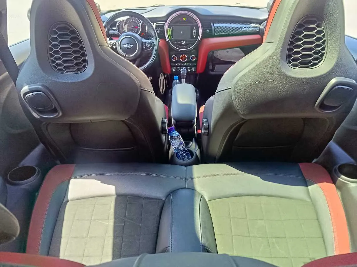 Car image 31