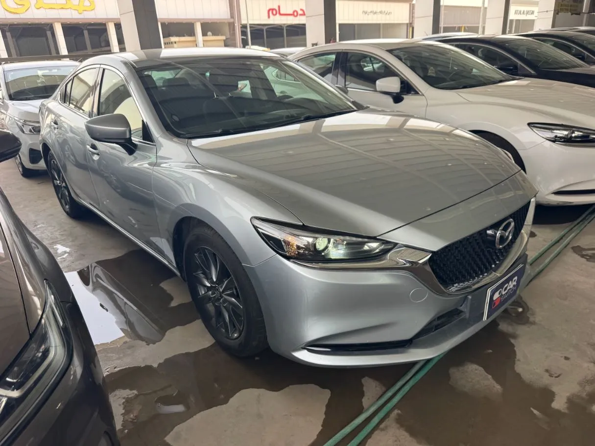 Car image 3