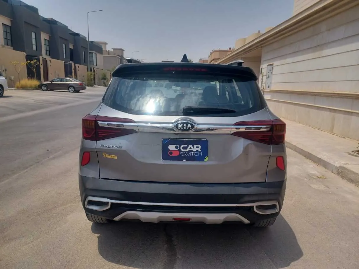 Car image 6