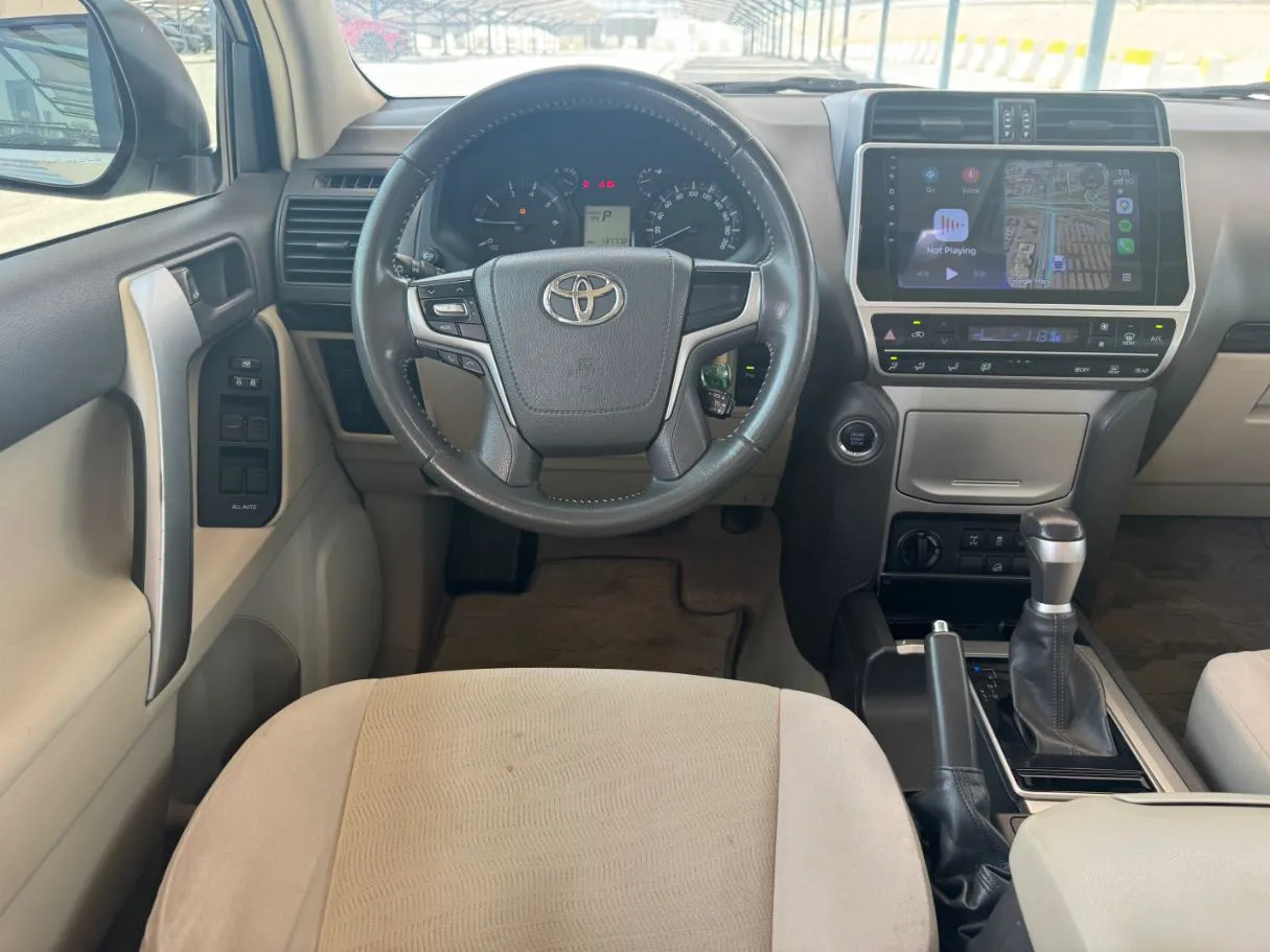 Car image 17