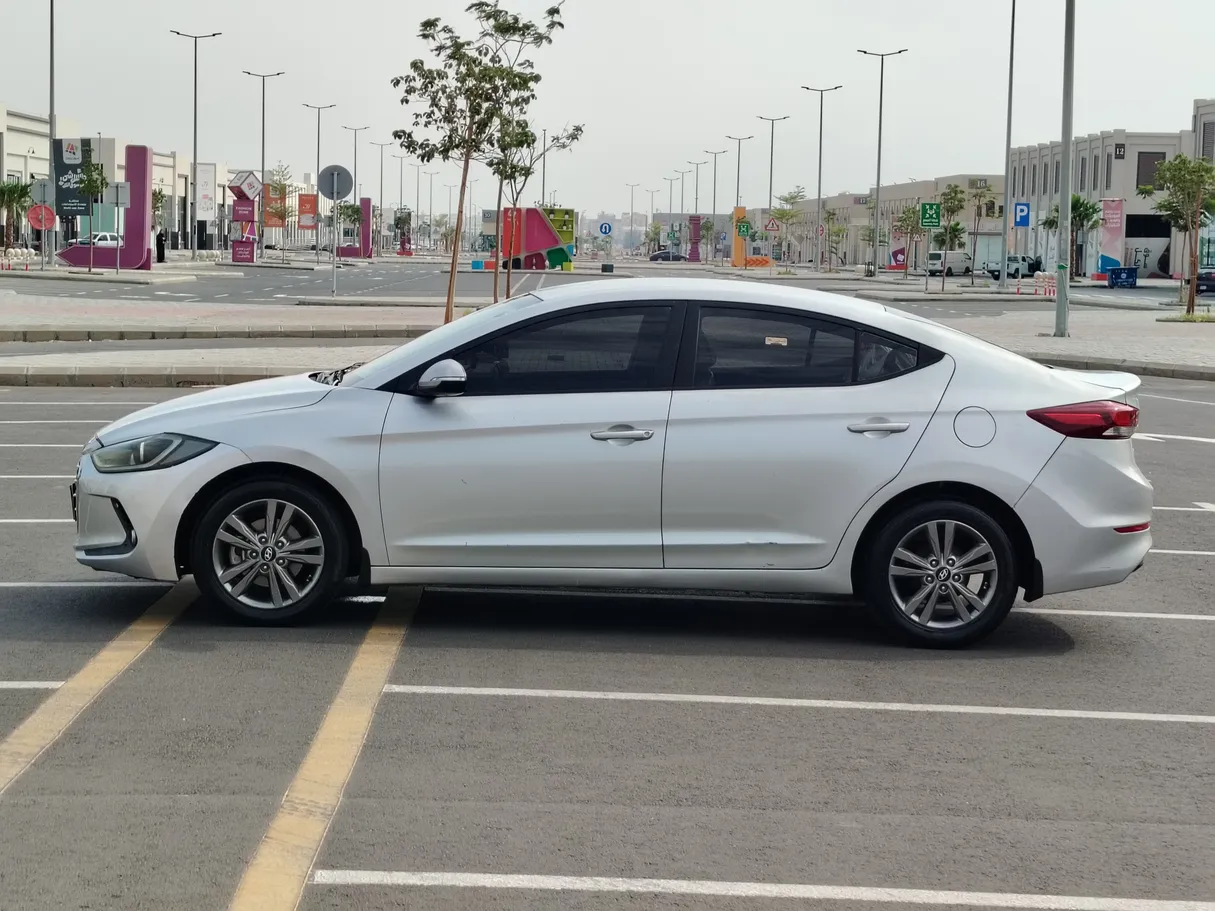 Car image 8