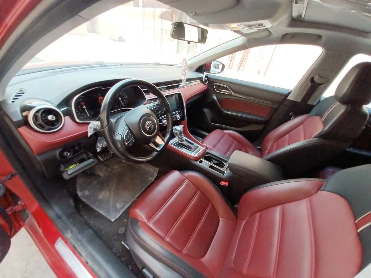 Car image 11