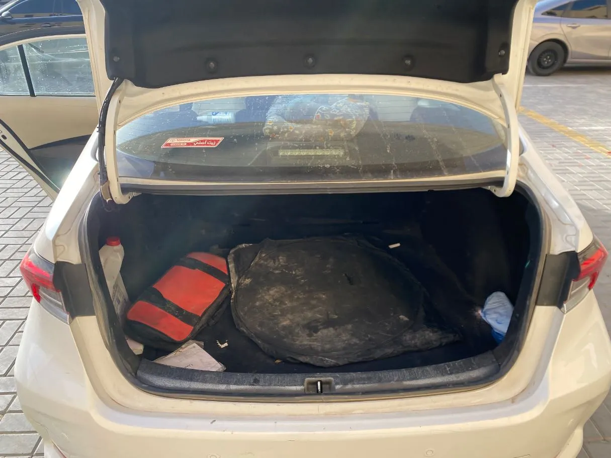 Car image 18