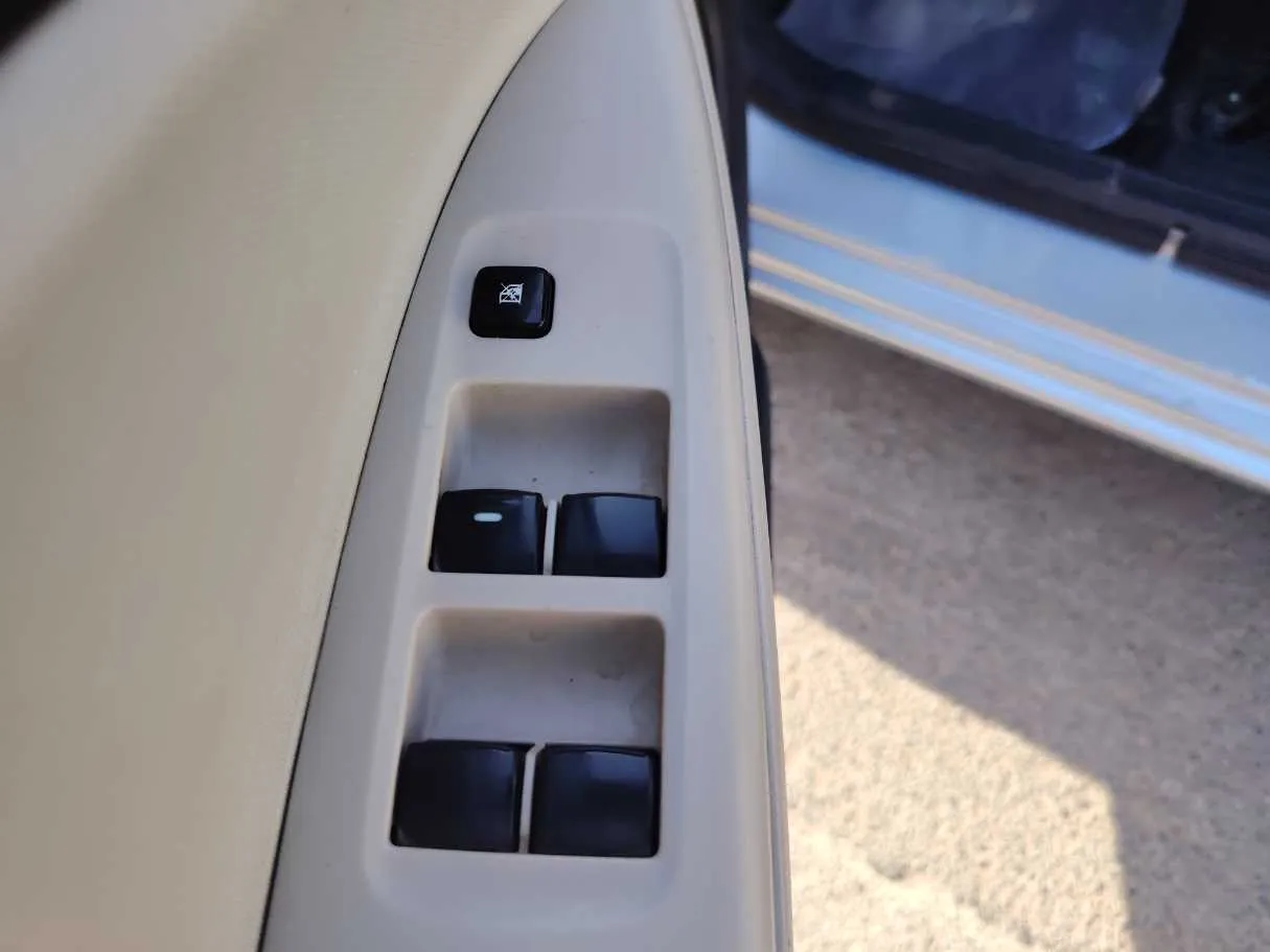 Car image 26