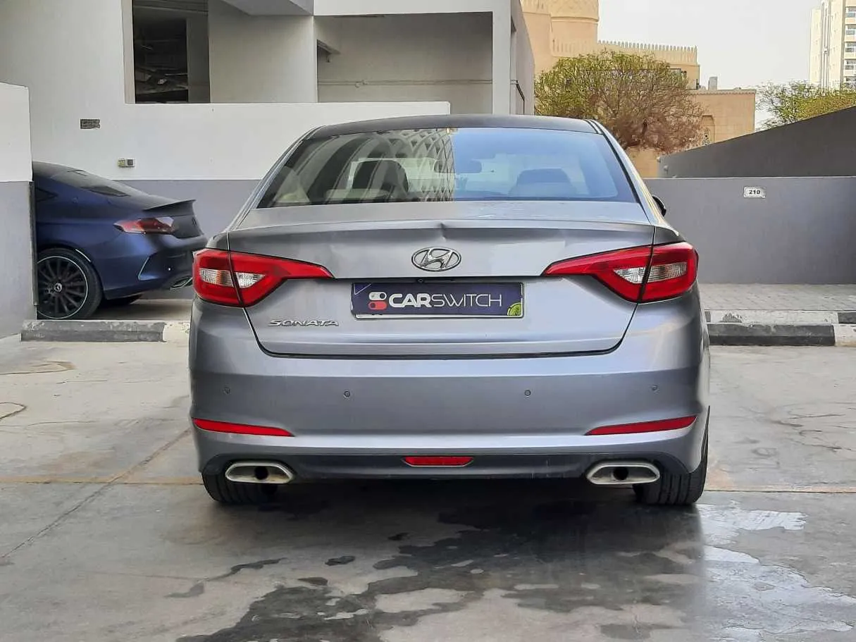 Car image 6