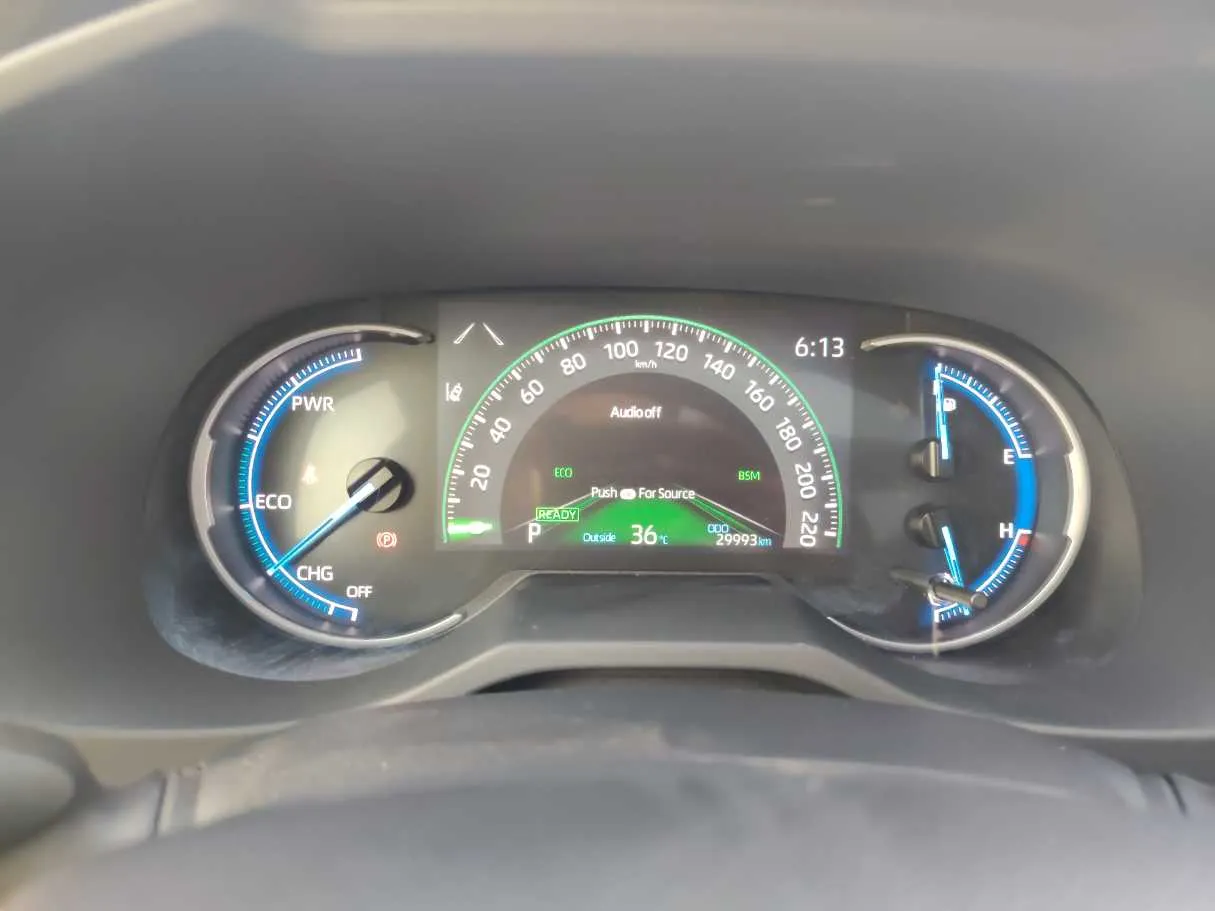 Car image 24