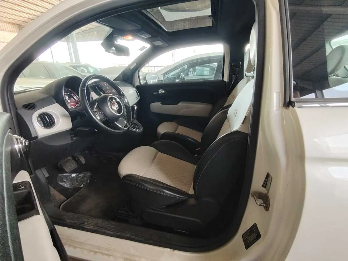 Car image 11