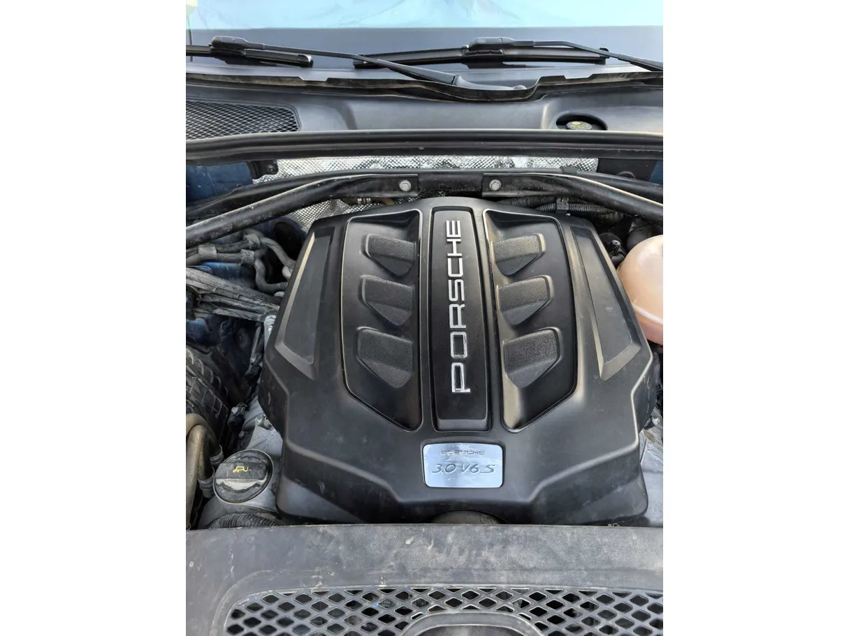 Car image 26