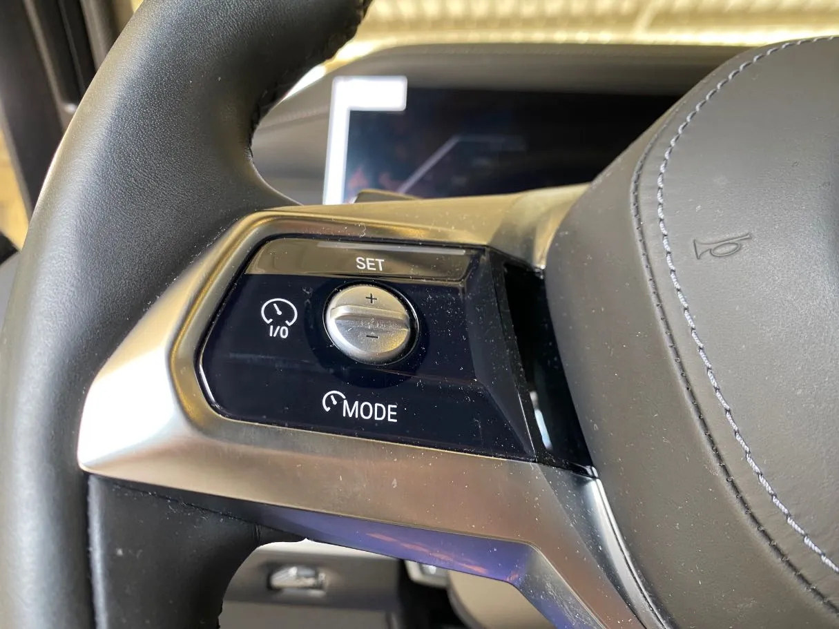 Car image 29