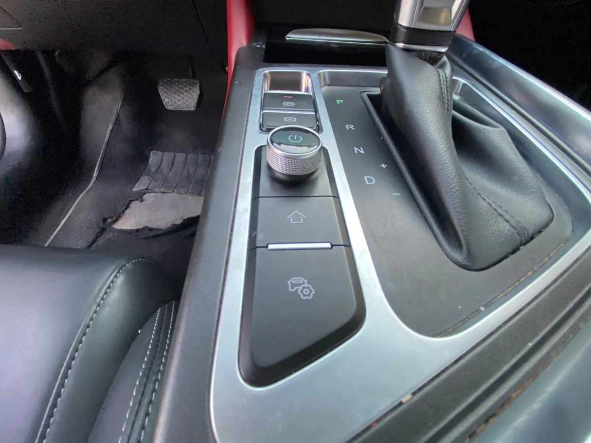Car image 16