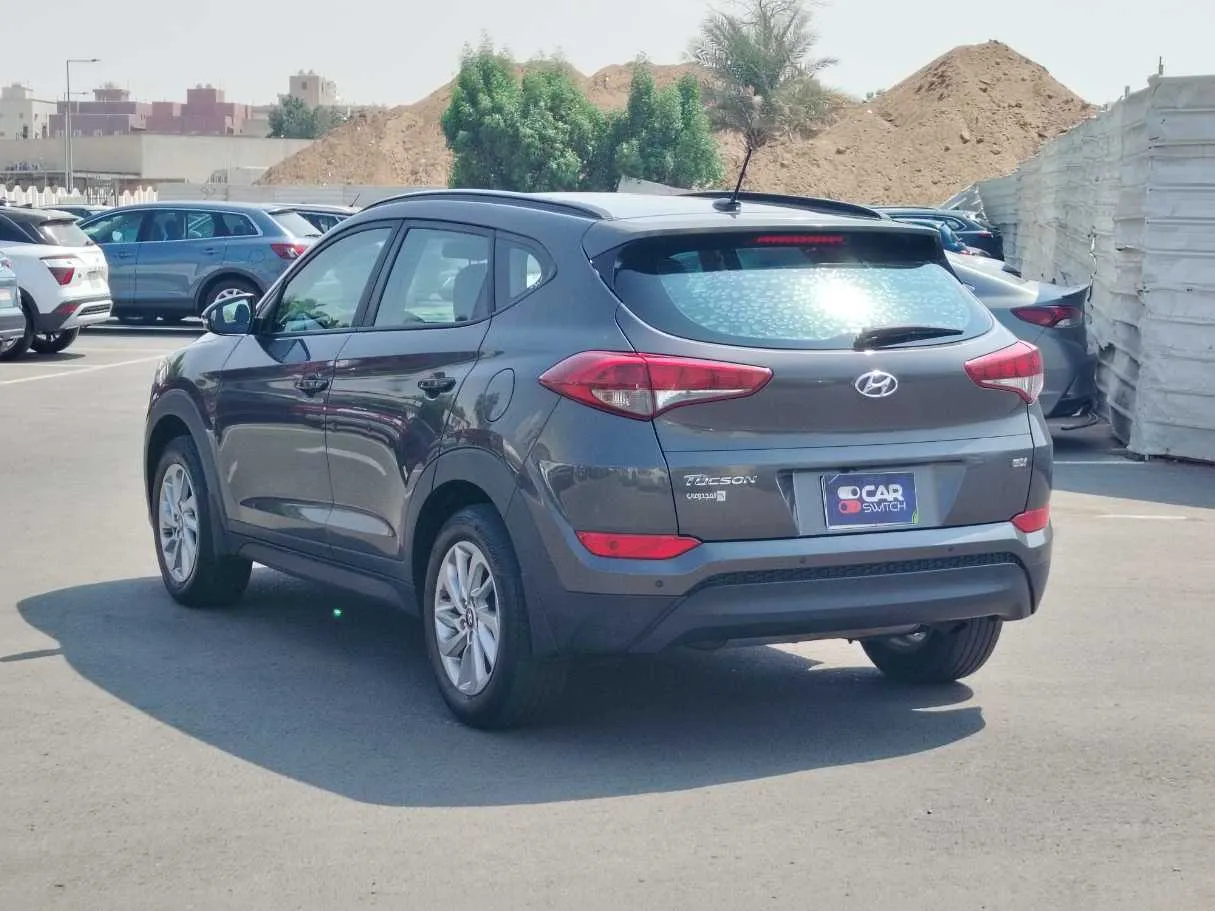 Car image 7