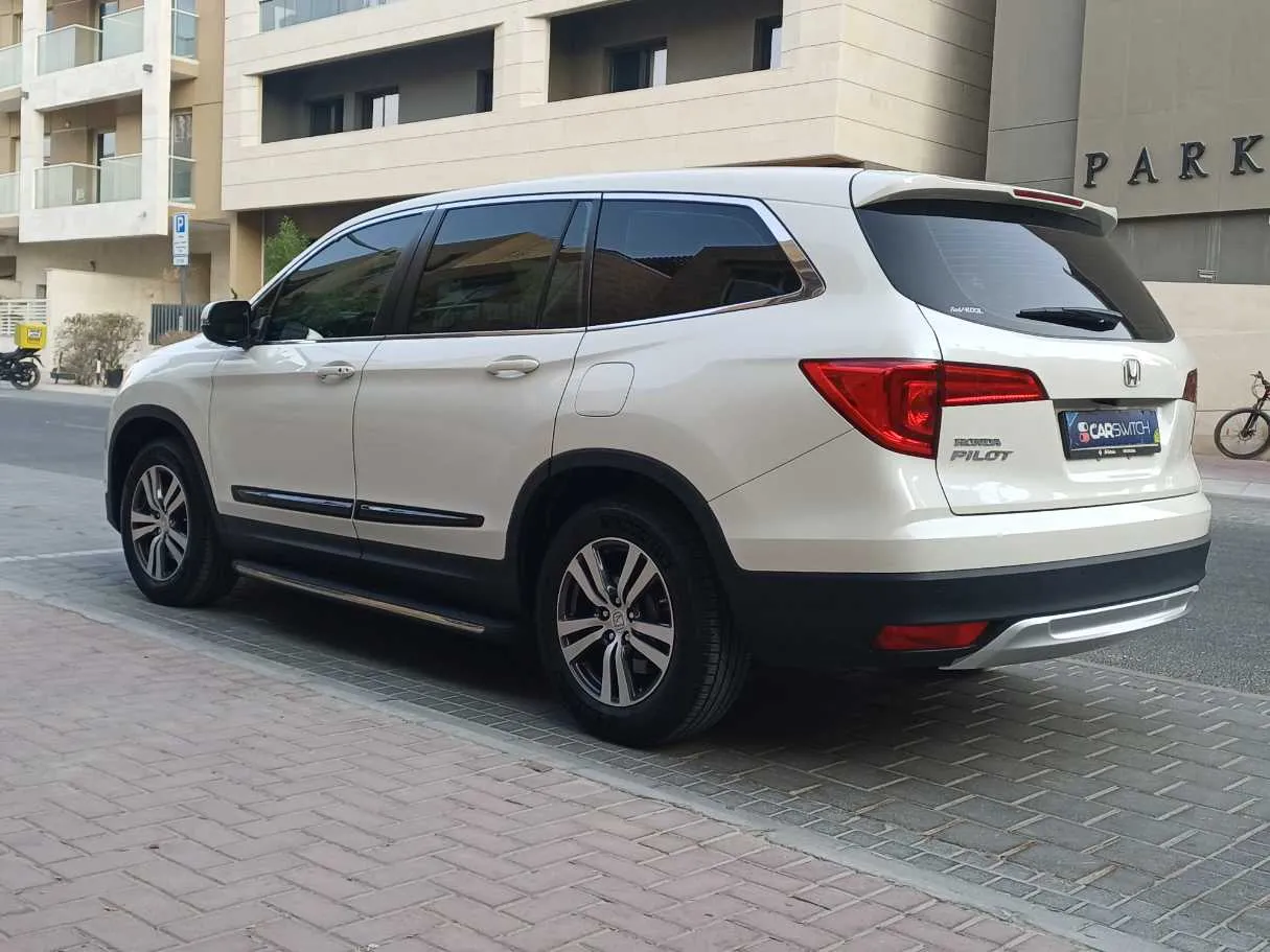 Car image 7
