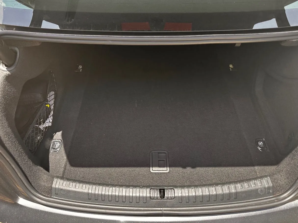 Car image 23