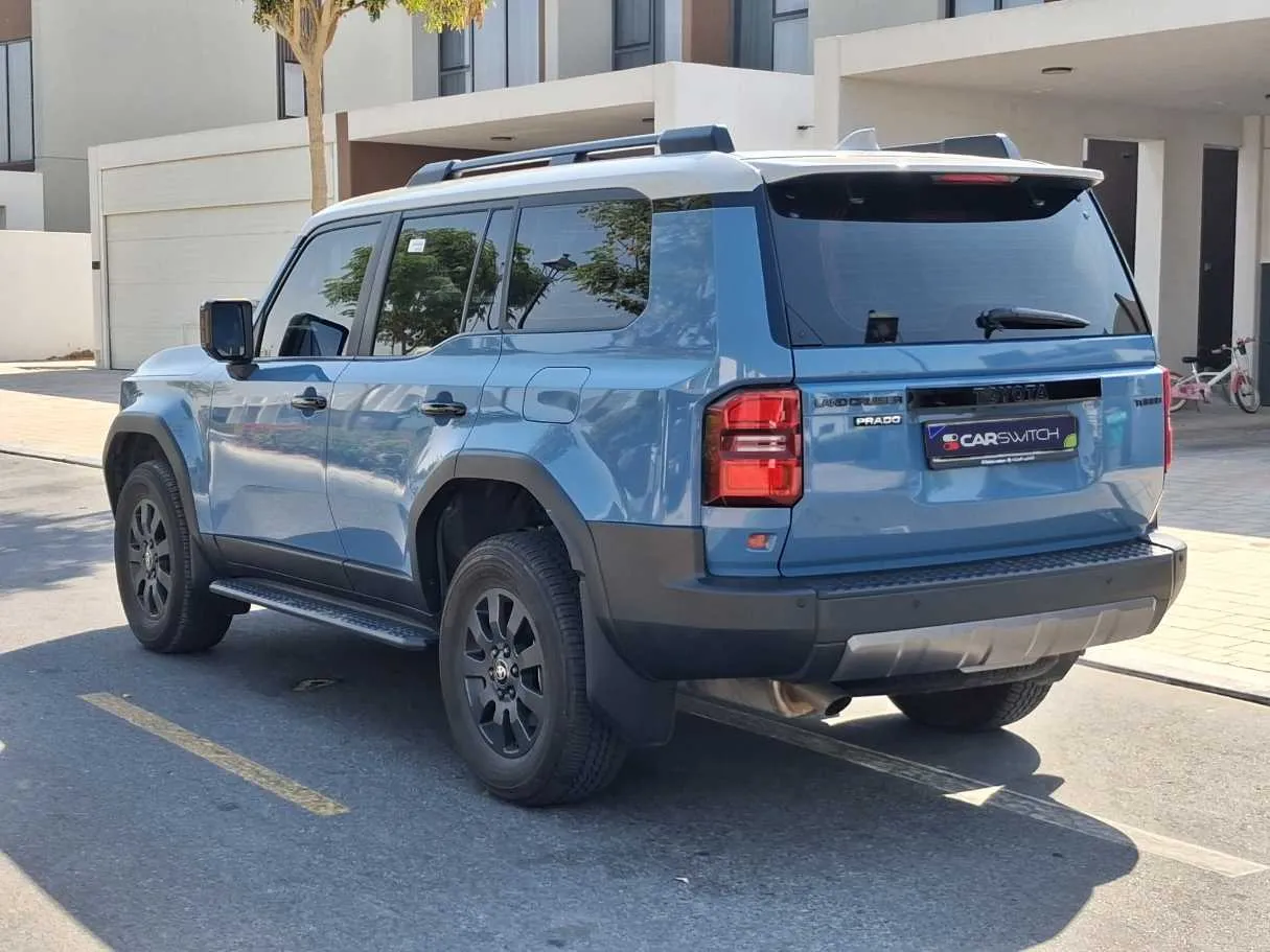 Car image 7