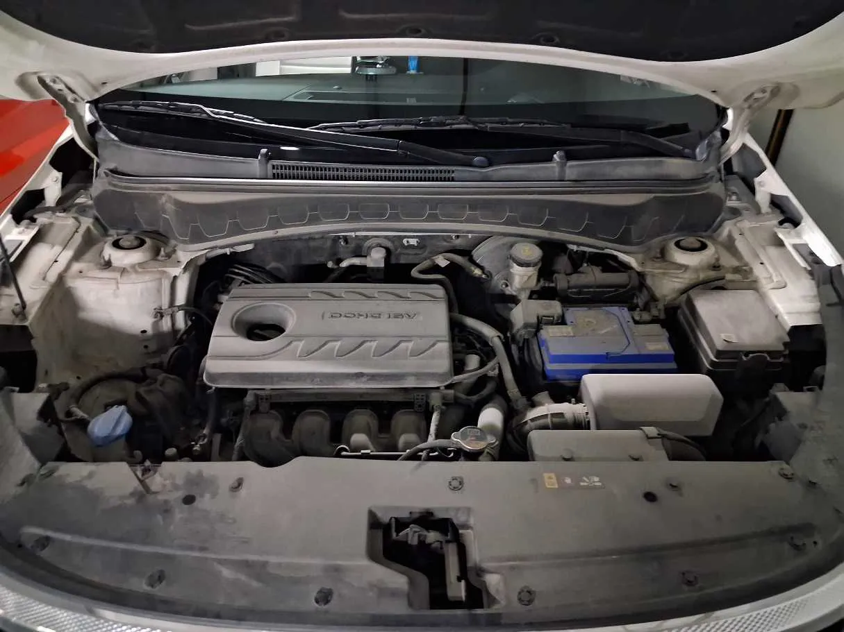 Car image 21