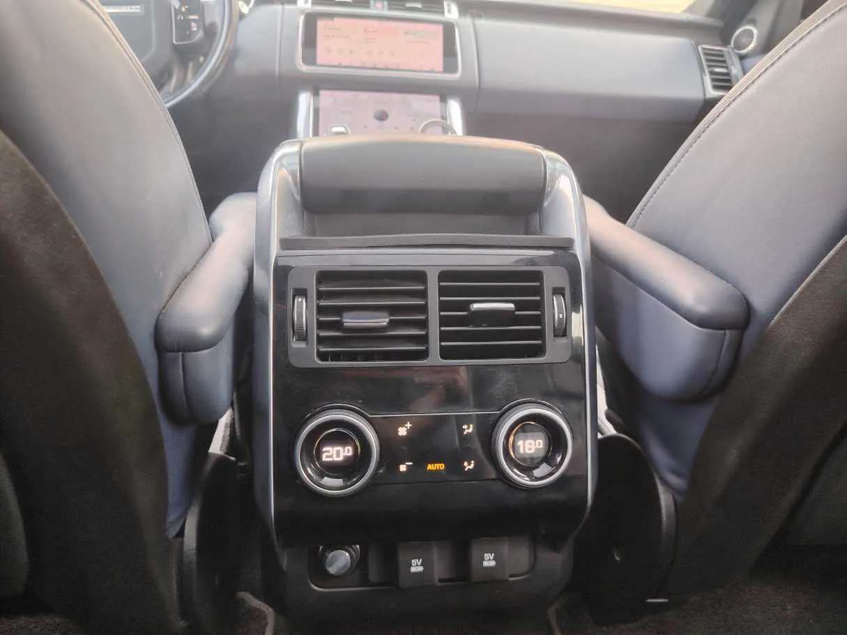 Car image 29