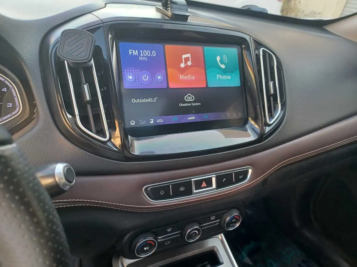 Car image 18