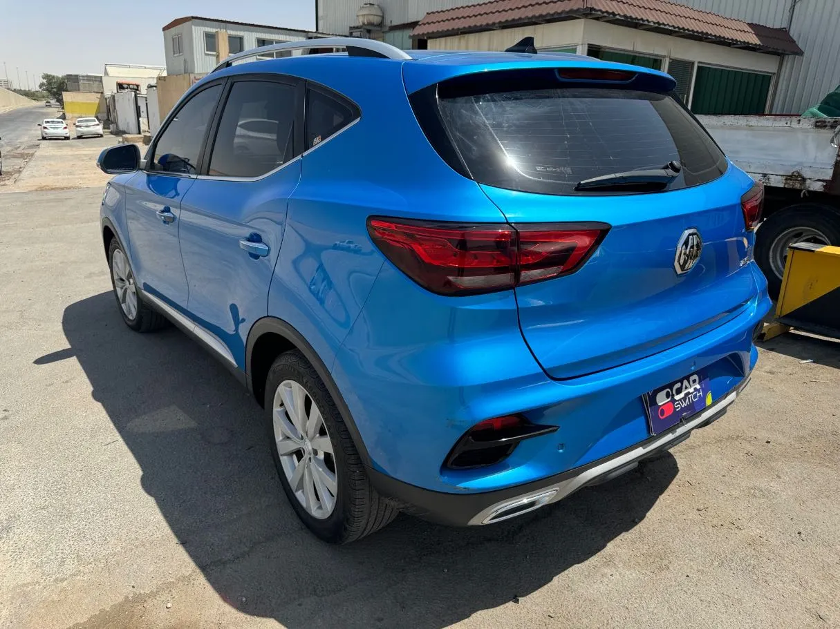 Car image 7