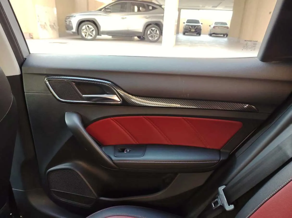 Car image 36