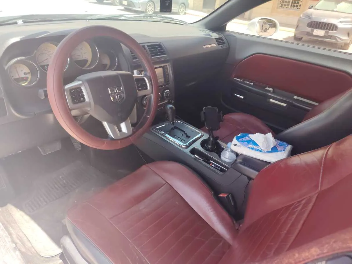 Car image 13