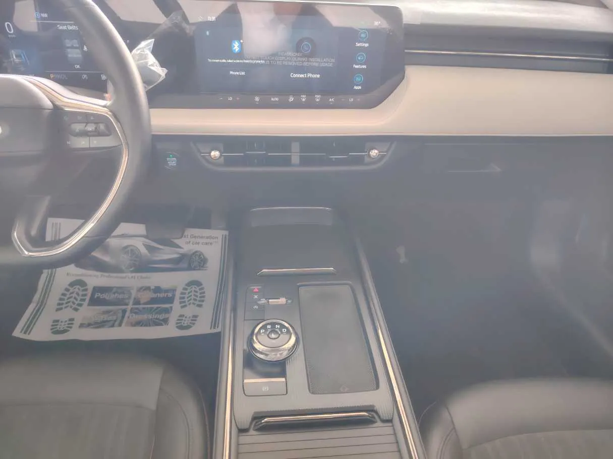 Car image 21