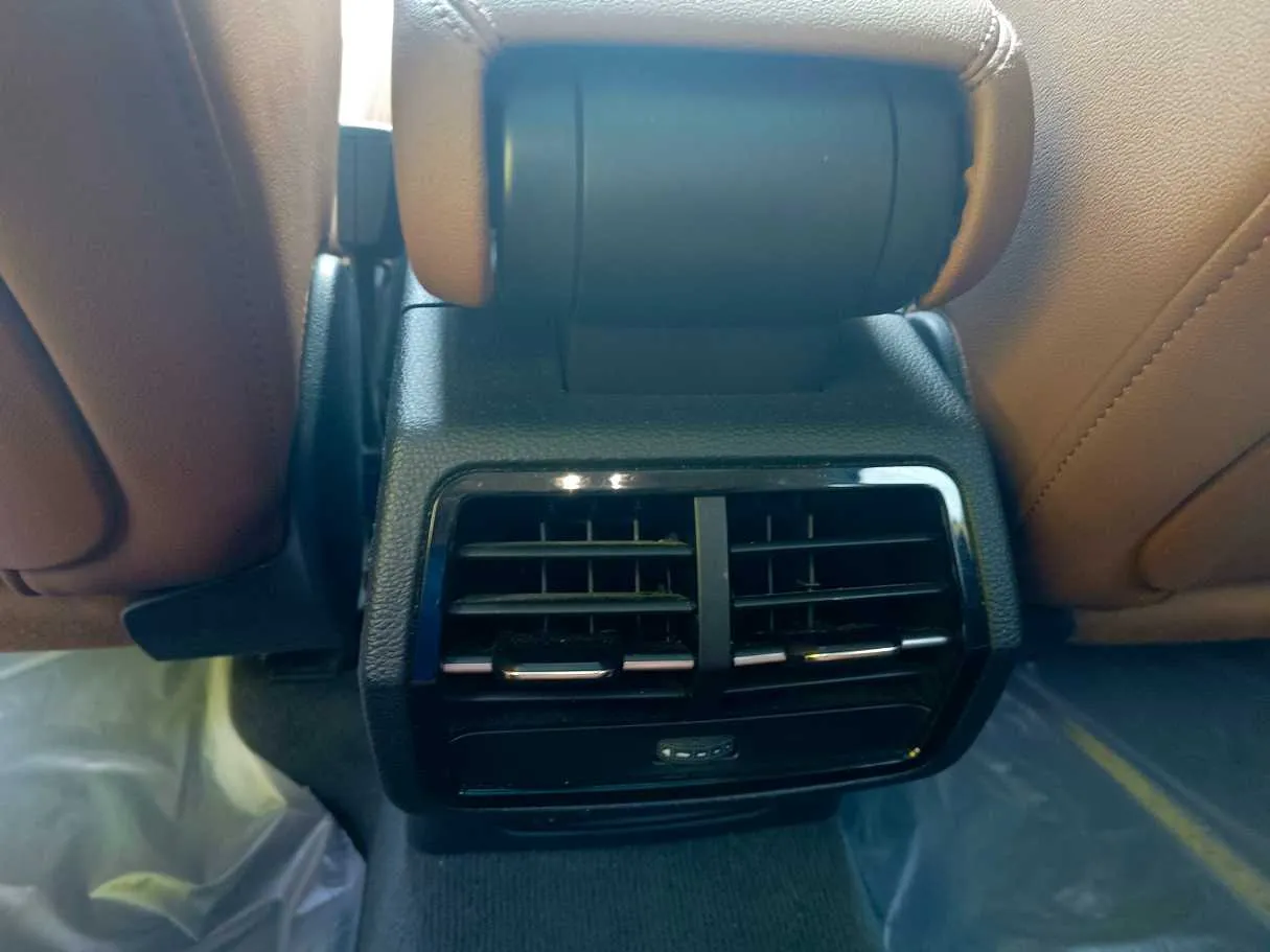 Car image 31