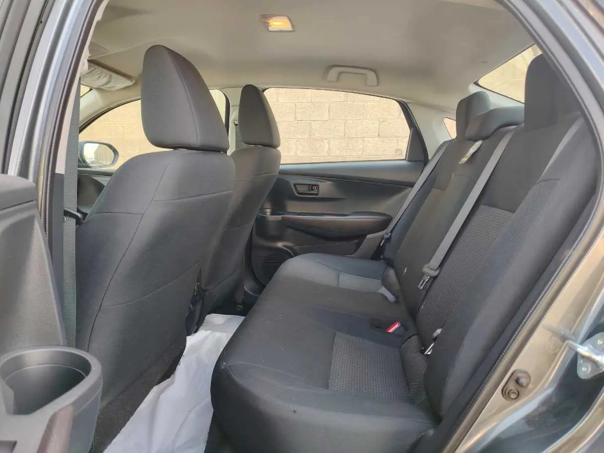 Car image 17