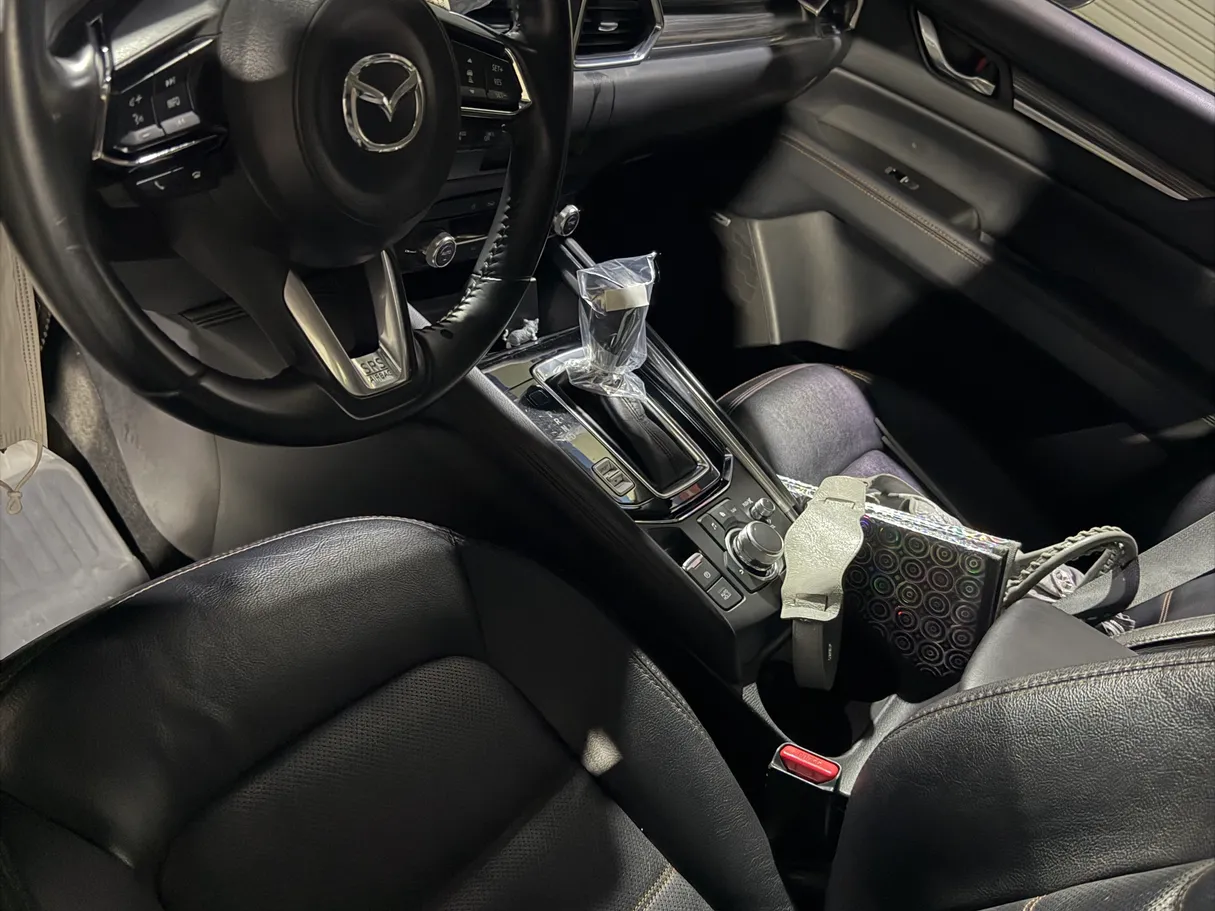 Car image 7