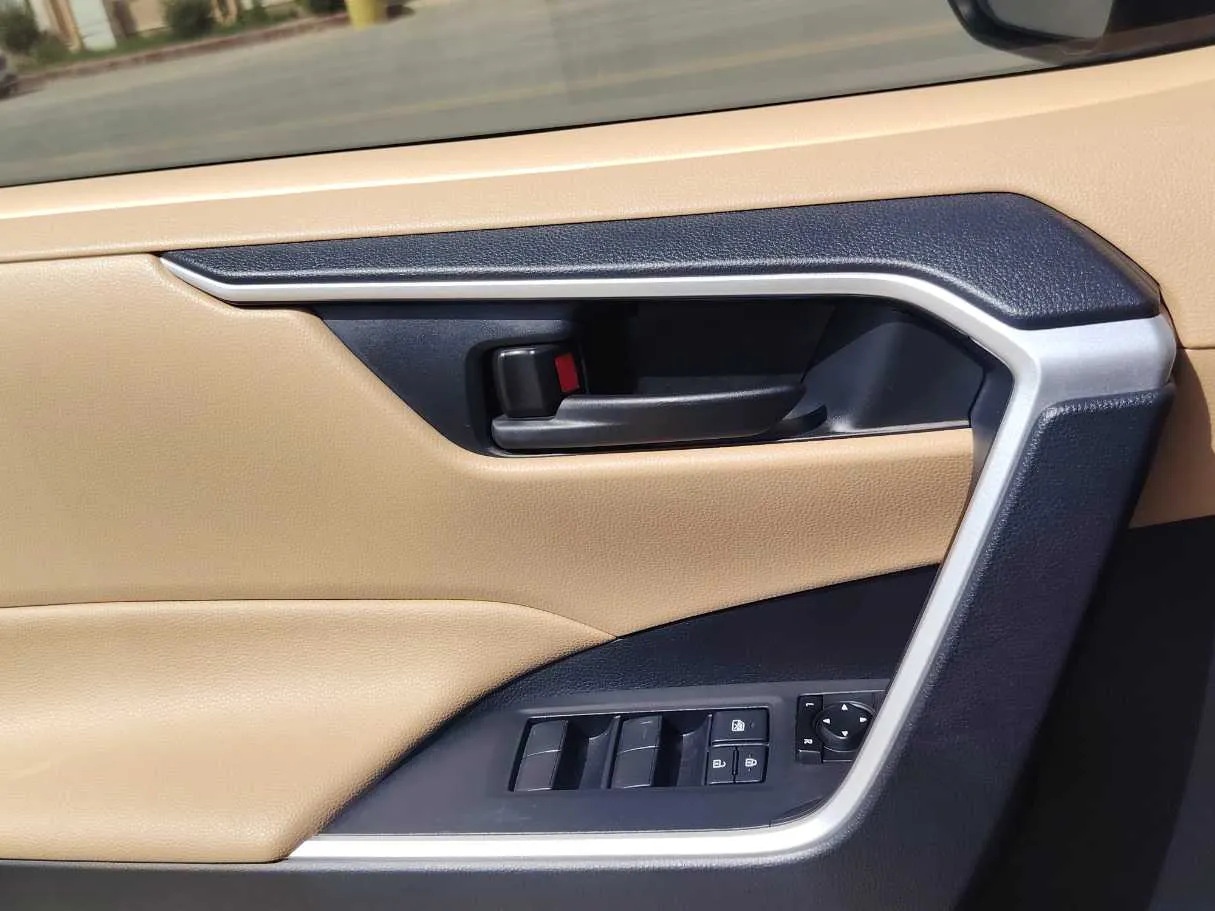 Car image 33