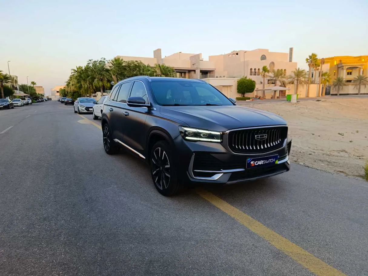 Car image 3