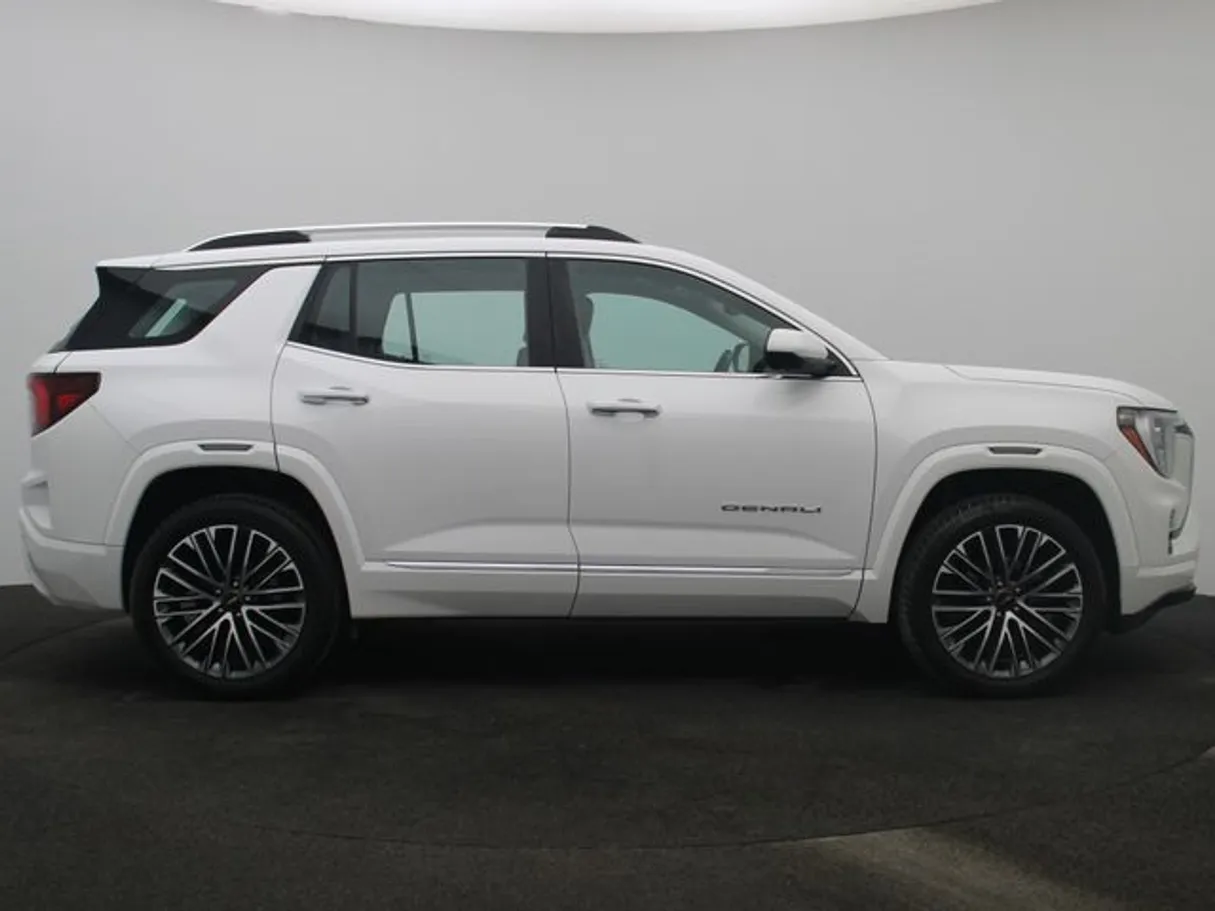 Car image 13