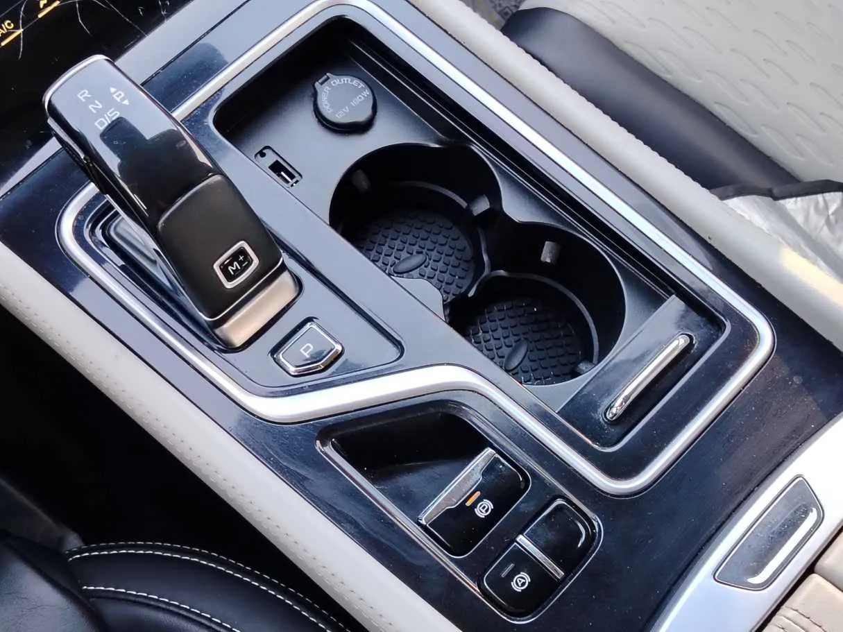Car image 22