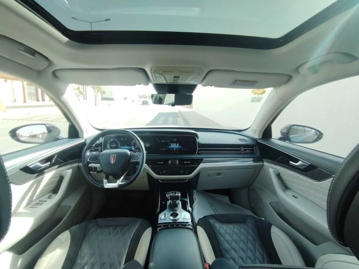 Car image 17