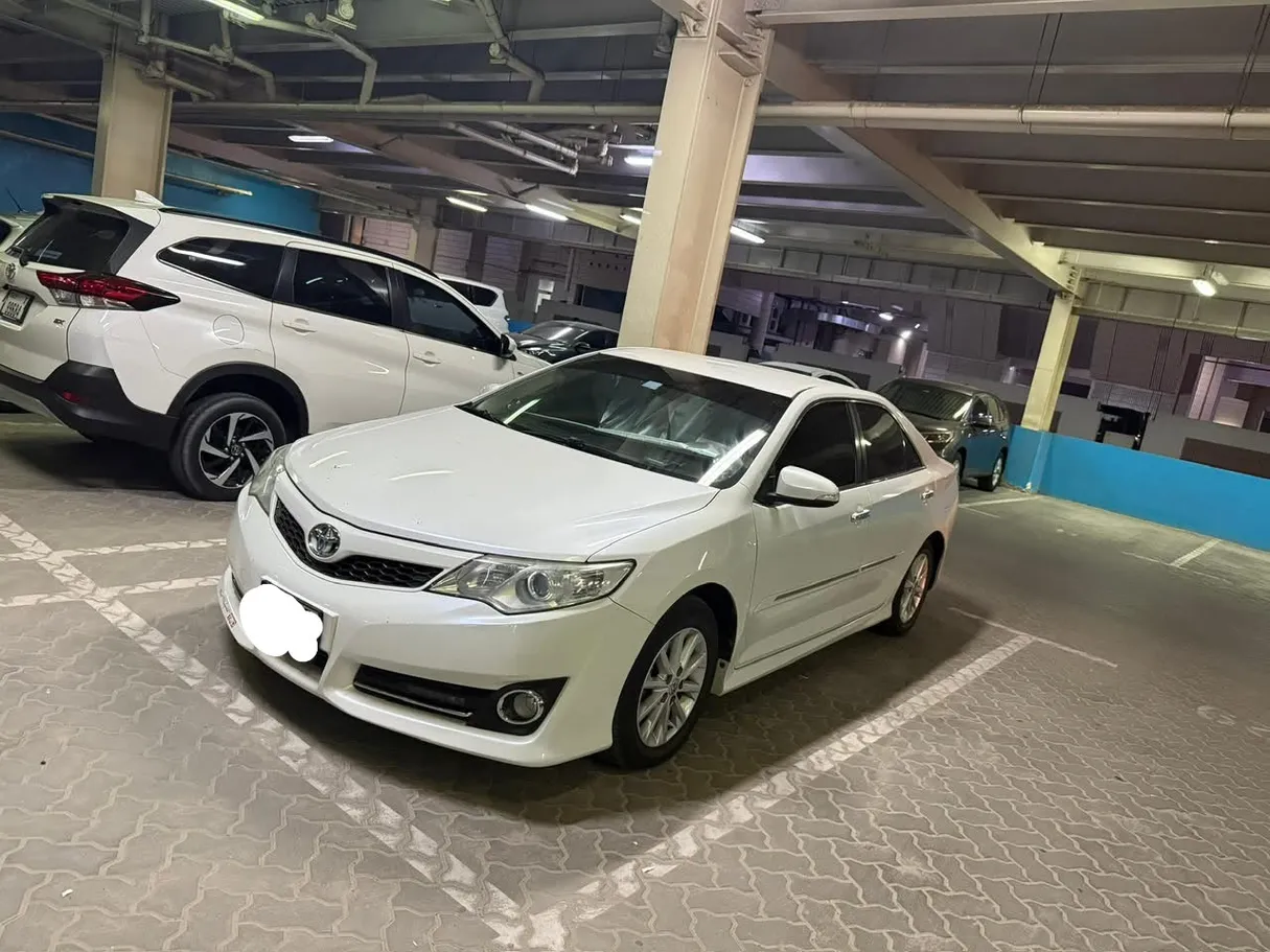 Car image 8