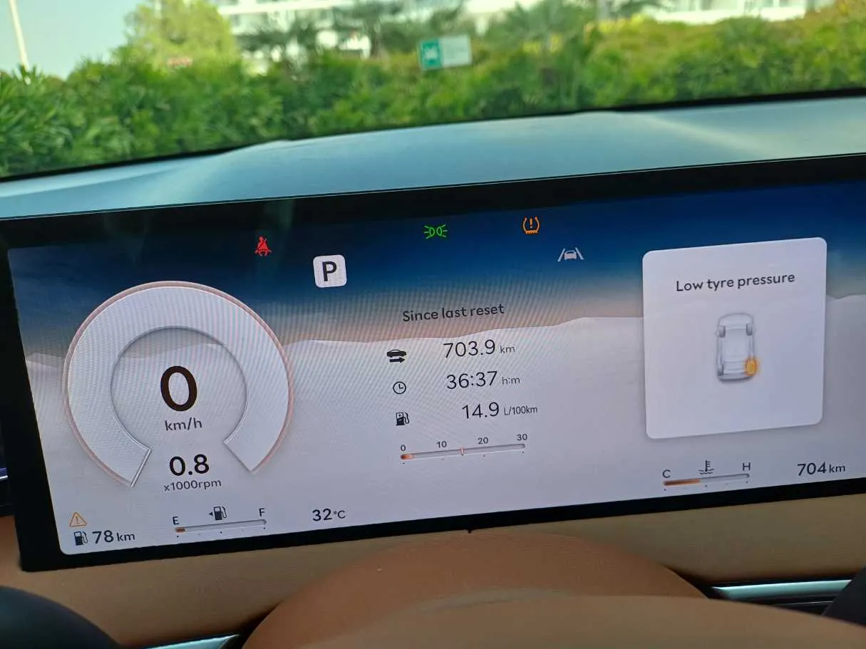 Car image 20